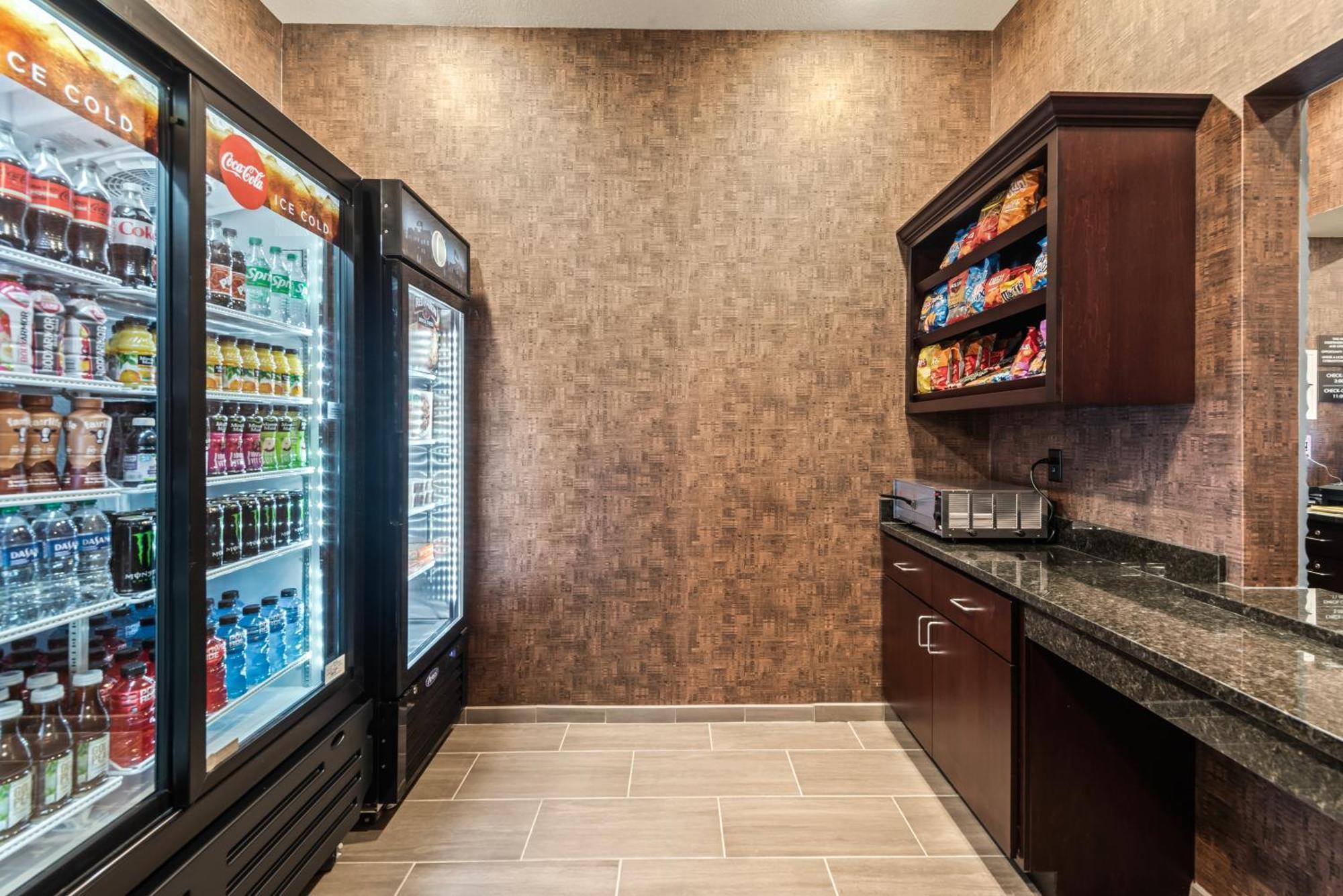Cobblestone Hotel & Suites - Фолі Екстер'єр фото
